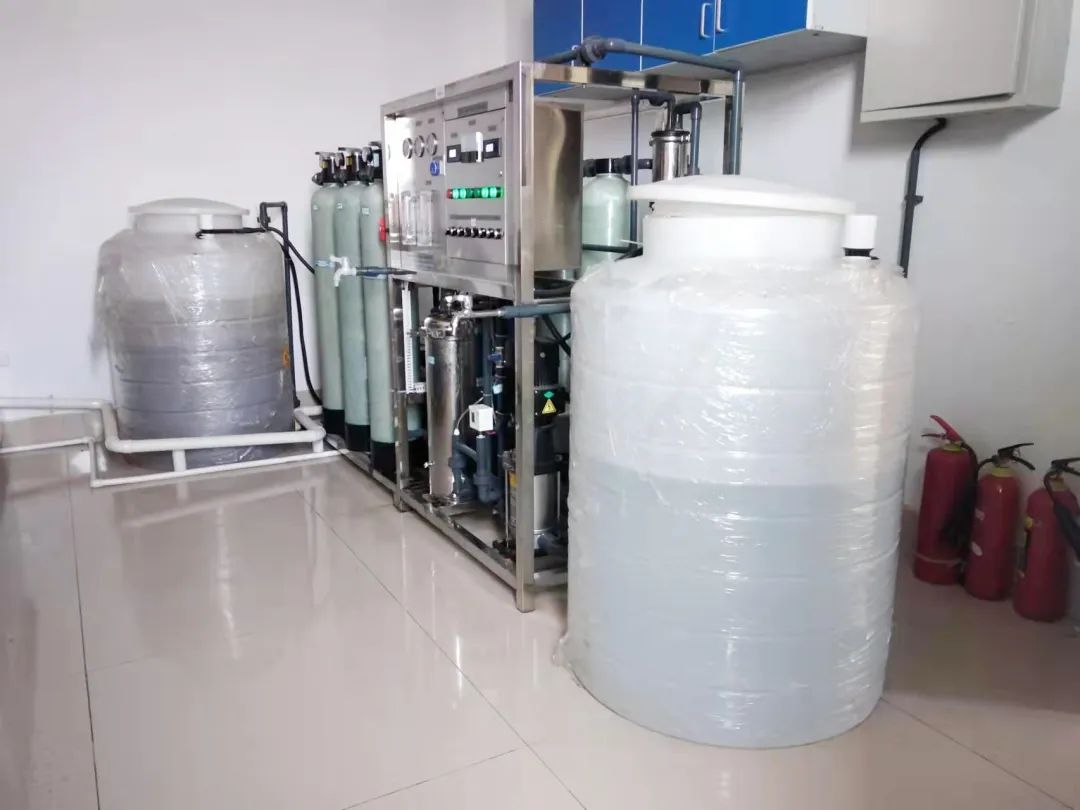 高校案例分享丨貴州遵義師范學(xué)院500L/H純水系統(tǒng)安裝與維護插圖2 高校案例分享丨貴州遵義師范學(xué)院500L/H純水系統(tǒng)安裝與維護插圖2