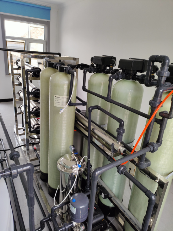 白銀某礦業(yè)單位安裝艾柯AK-RO-UP-1000超純水系統(tǒng)成功交付使用插圖3 白銀某礦業(yè)單位安裝艾柯AK-RO-UP-1000超純水系統(tǒng)成功交付使用插圖3